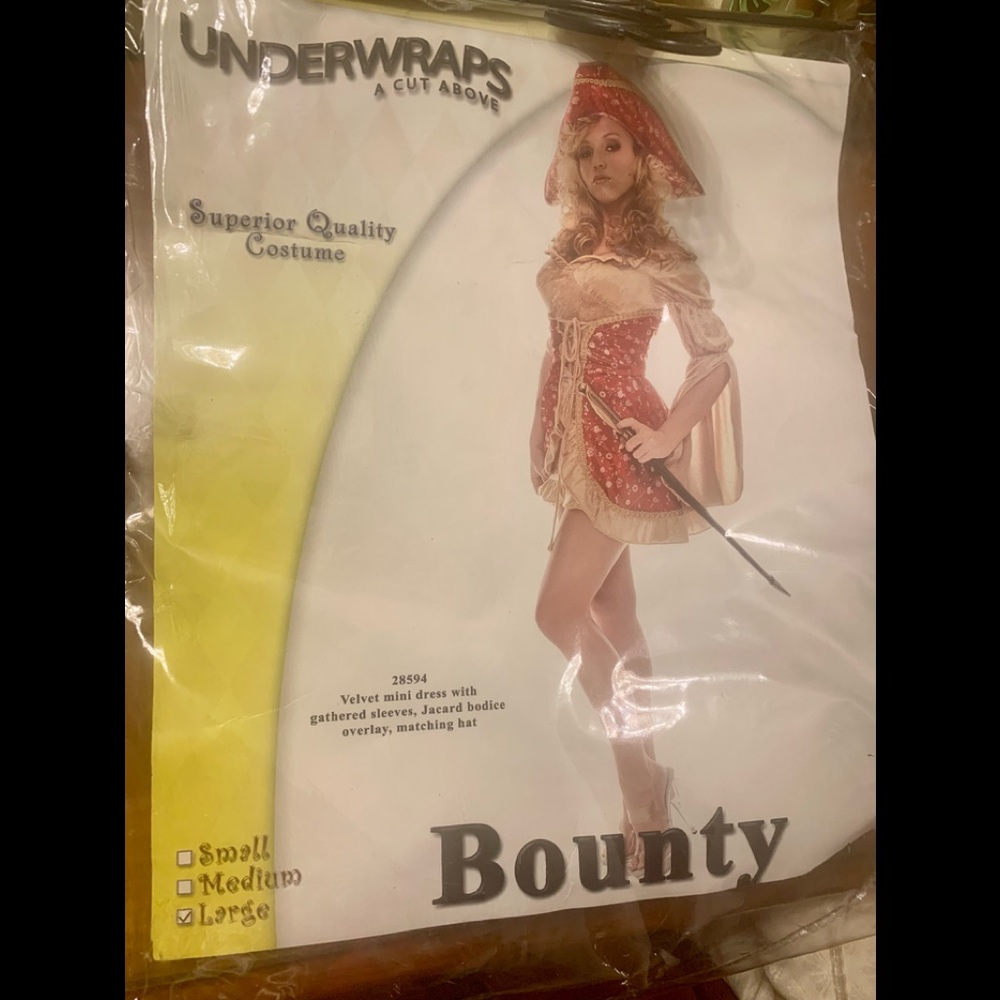 Superior Quality Bounty Costume